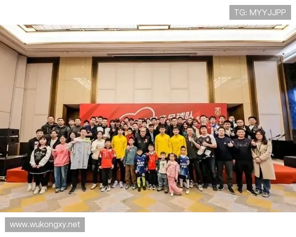 足球球迷文化:如何理解球迷与俱乐部的深厚关系 足球球迷文化:如何理解球迷与俱乐部的深厚关系