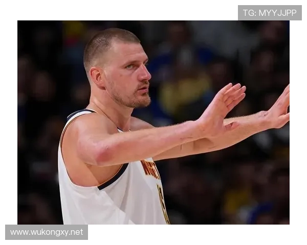 东契奇的防守能力堪比库里与布伦森或可与伯德约基奇相提并论 东契奇的防守能力堪比库里与布伦森或可与伯德约基奇相提并论