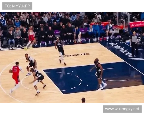 以赛亚乔强调团队防守重要性共同限制哈登发挥是关键 以赛亚乔强调团队防守重要性共同限制哈登发挥是关键